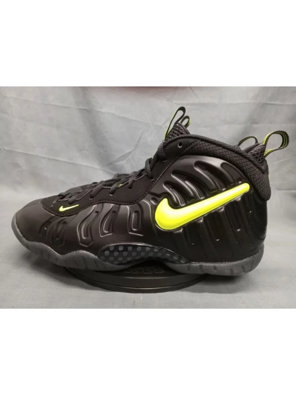 Nike little posite